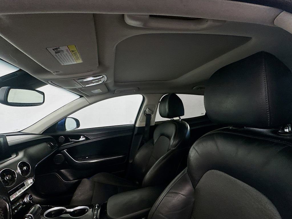 Used 2018 Kia Stinger Premium image 22