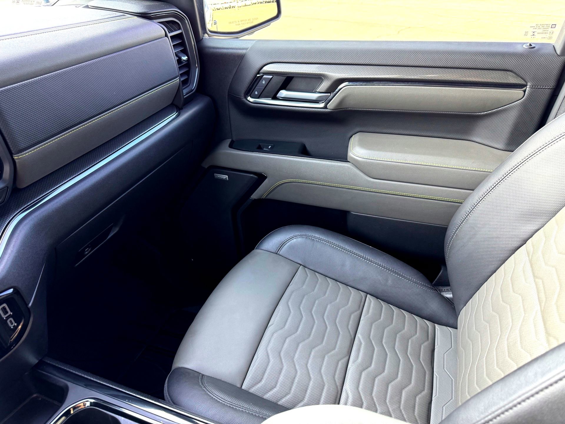 Used 2024 Chevrolet Silverado 1500 ZR2 w/ Technology Package image 34