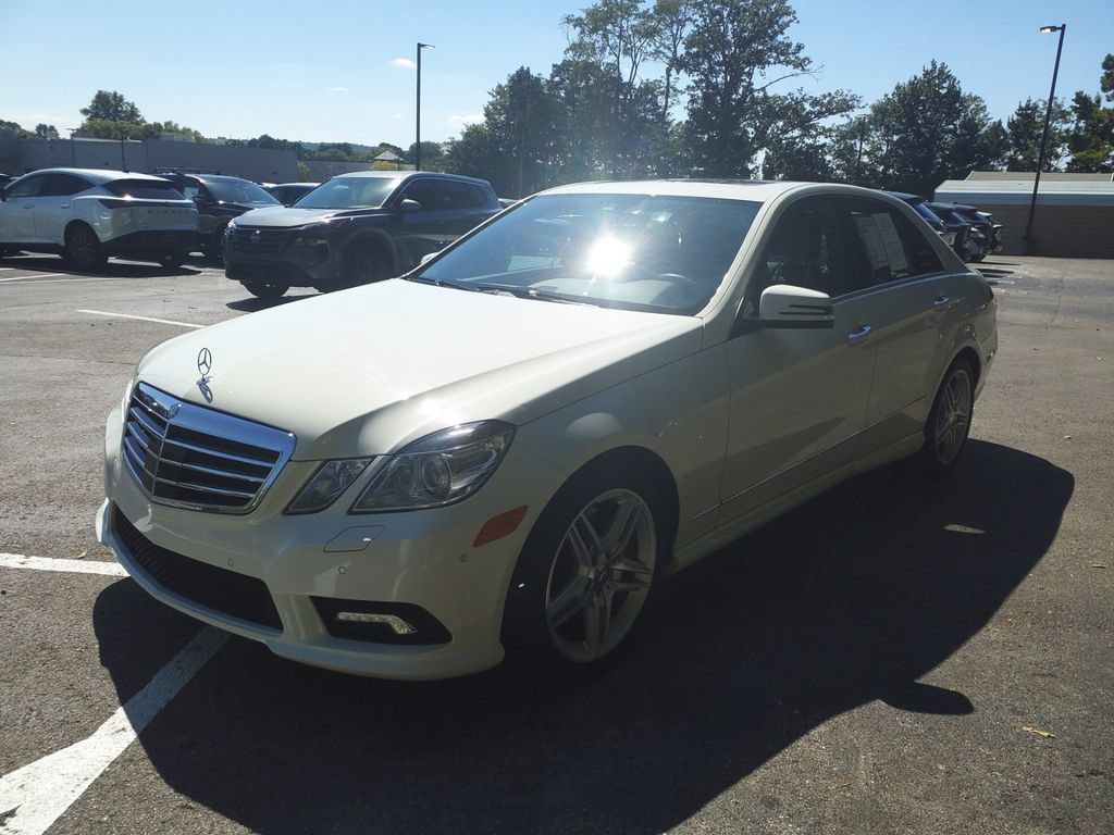 Used 2011 Mercedes-Benz E 550 Sedan image 3