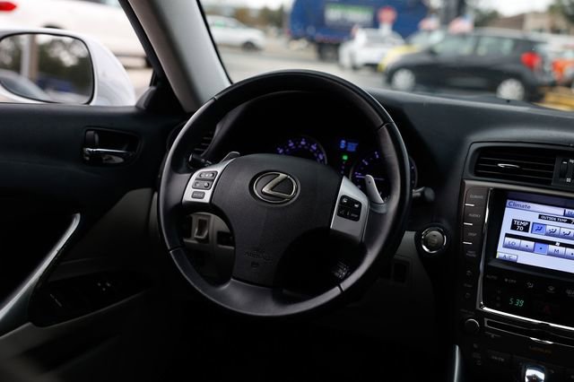 Used 2011 Lexus IS 350 4dr Sedan RWD image 33