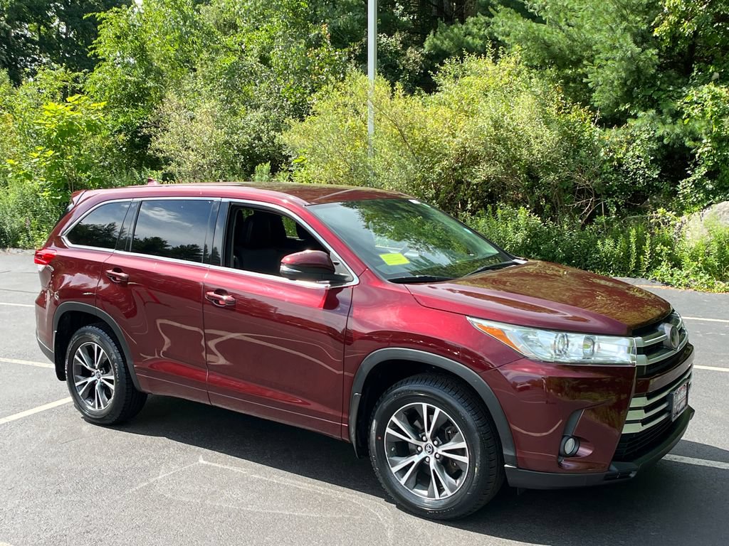 Used 2018 Toyota Highlander Plus AWD/4WD image 7