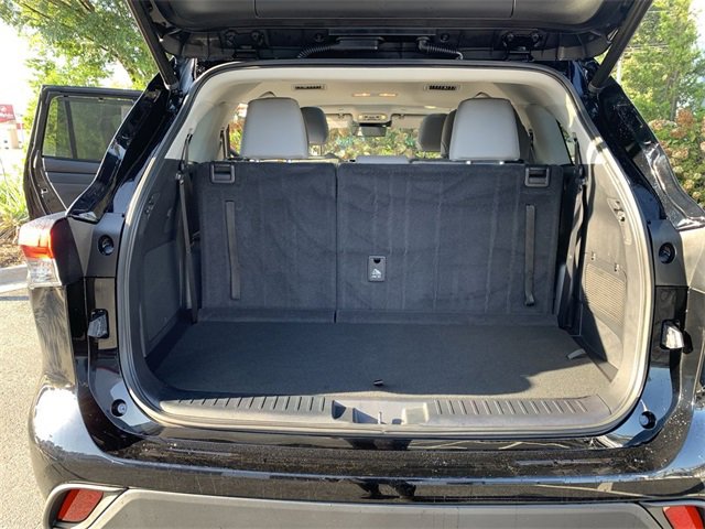 Certified 2023 Toyota Highlander Bronze Edition image 35