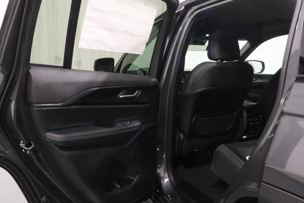 New 2026 Jeep Grand Cherokee Laredo X AWD/4WD image 13