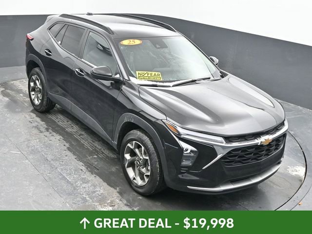 Used 2025 Chevrolet Trax LT image 37