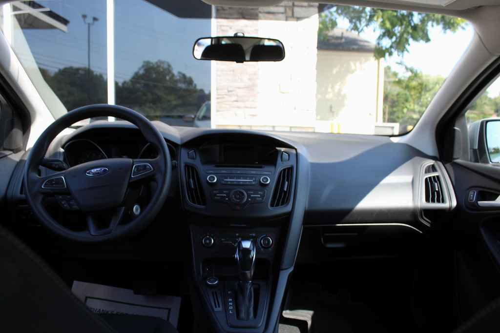 Used 2016 Ford Focus SE image 26