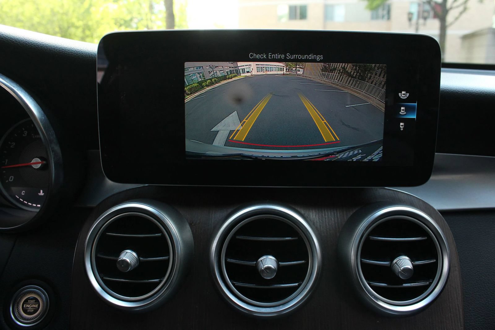 Used 2020 Mercedes-Benz GLC 300 4MATIC w/ Multimedia Package image 36
