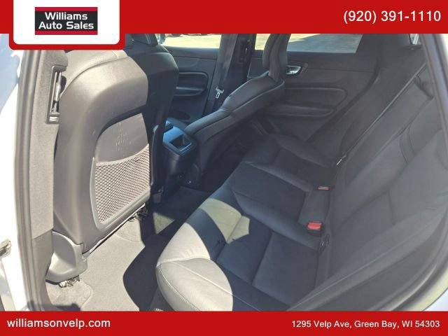 Used 2023 Volvo XC60 B5 Plus AWD/4WD image 13