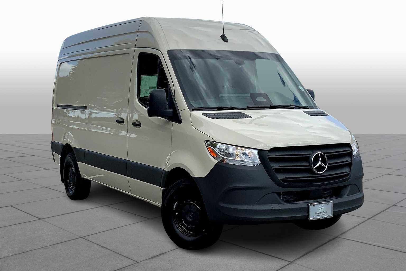 Used 2025 Mercedes-Benz Sprinter 2500 image 2