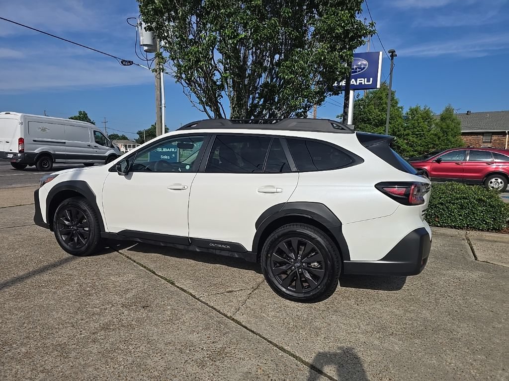 Used 2025 Subaru Outback Onyx Edition AWD/4WD image 4