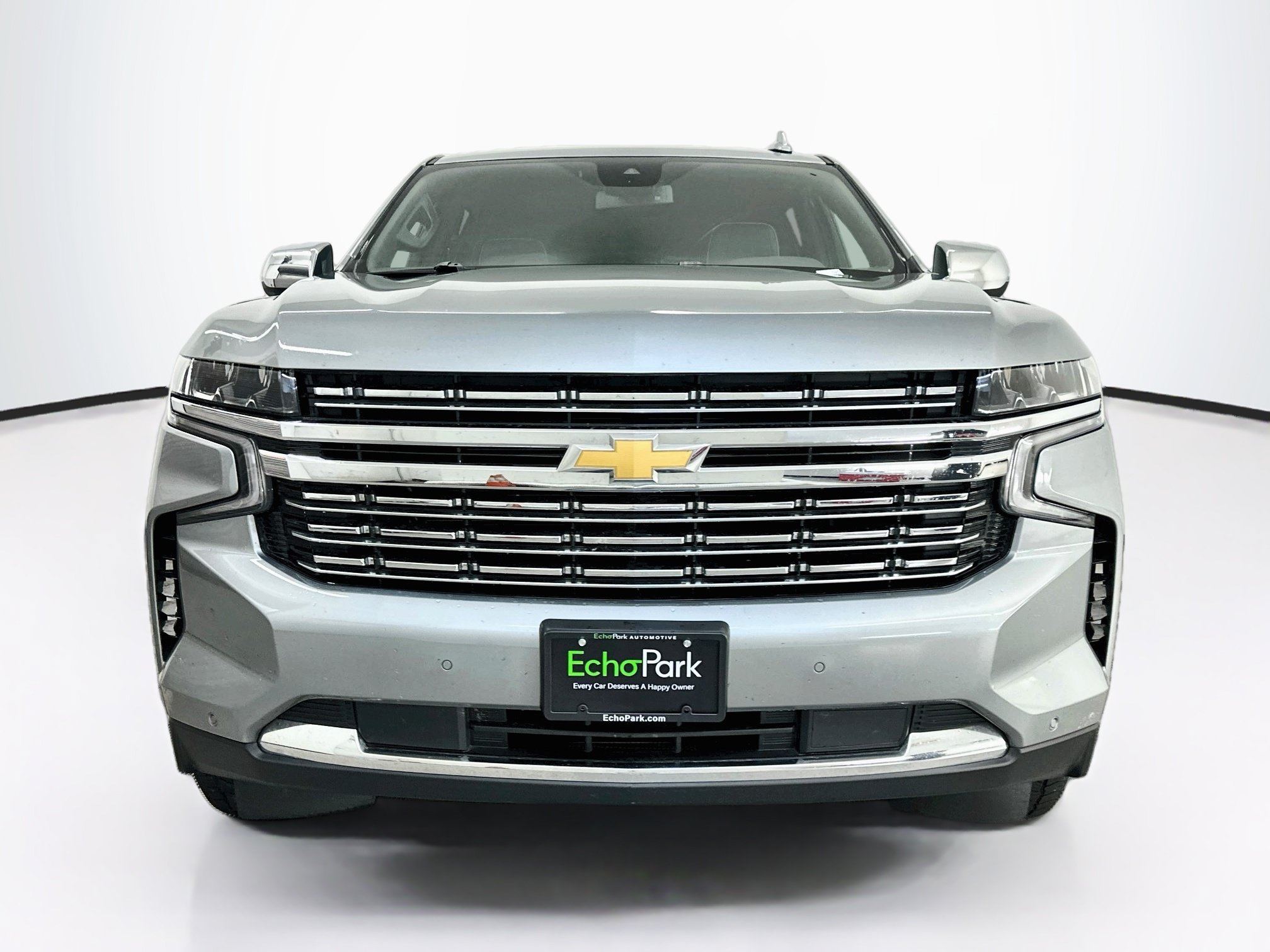 Used 2023 Chevrolet Suburban Premier AWD/4WD image 2