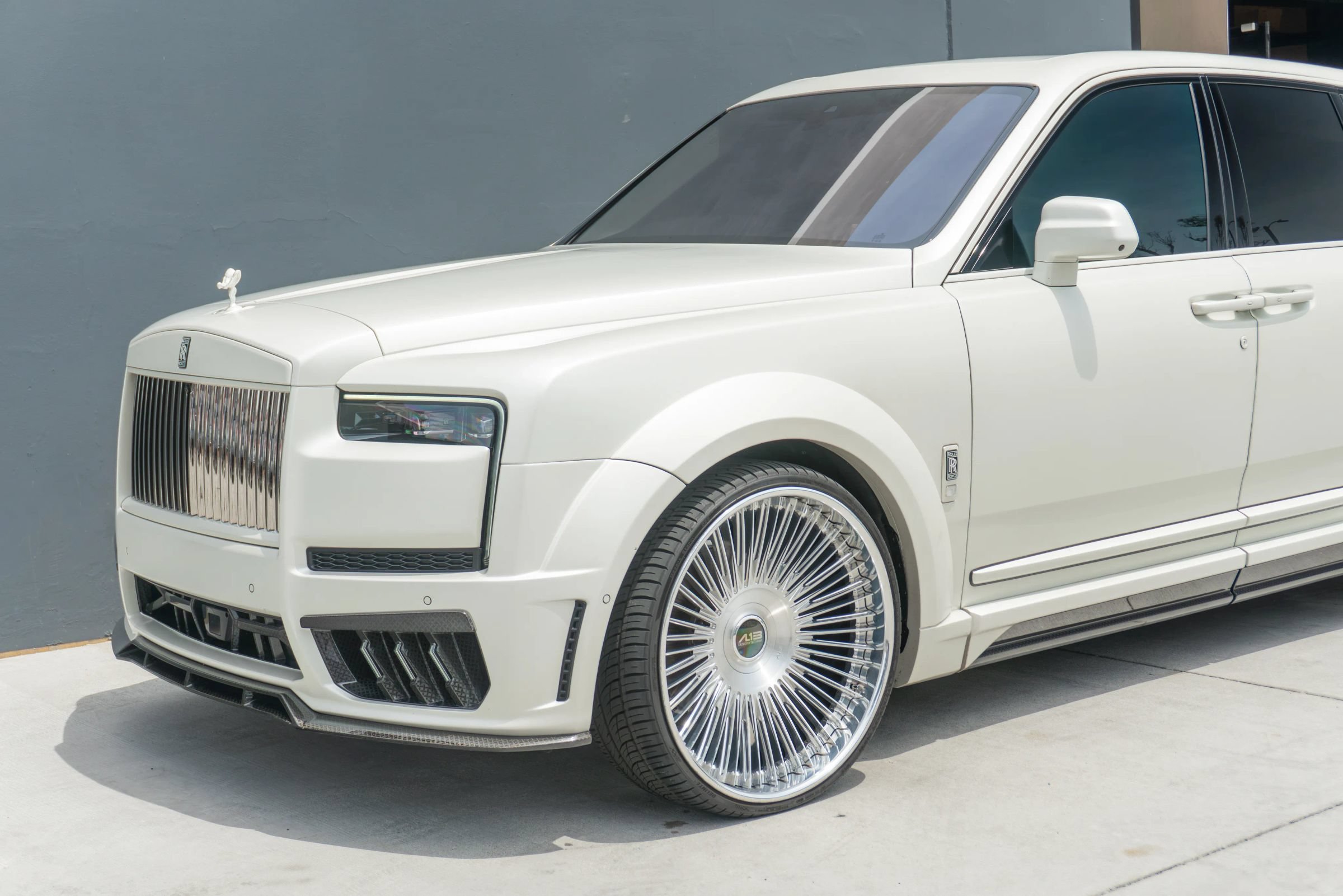 Used 2025 Rolls-Royce Cullinan AWD/4WD image 20