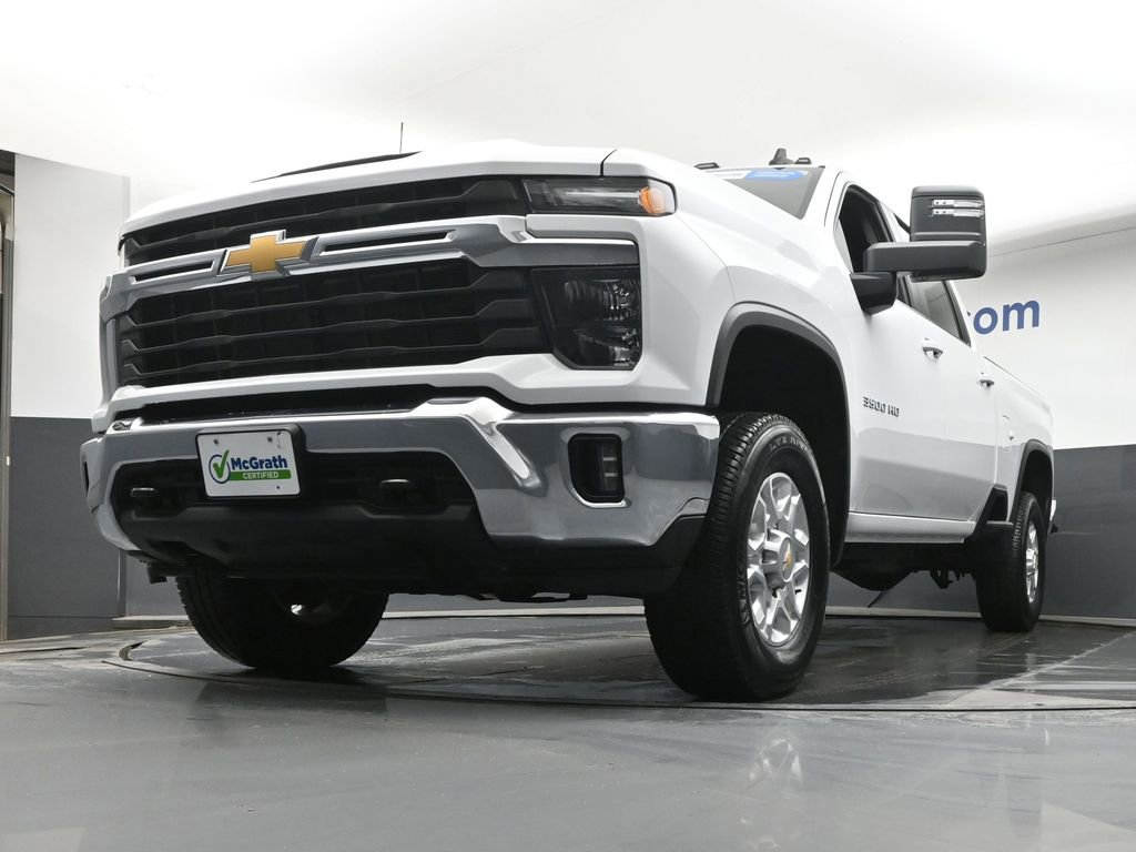 Used 2024 Chevrolet Silverado 3500 LT w/ Convenience Package image 6