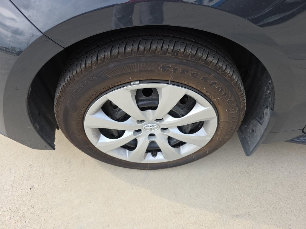 Used 2026 Toyota Corolla LE image 5