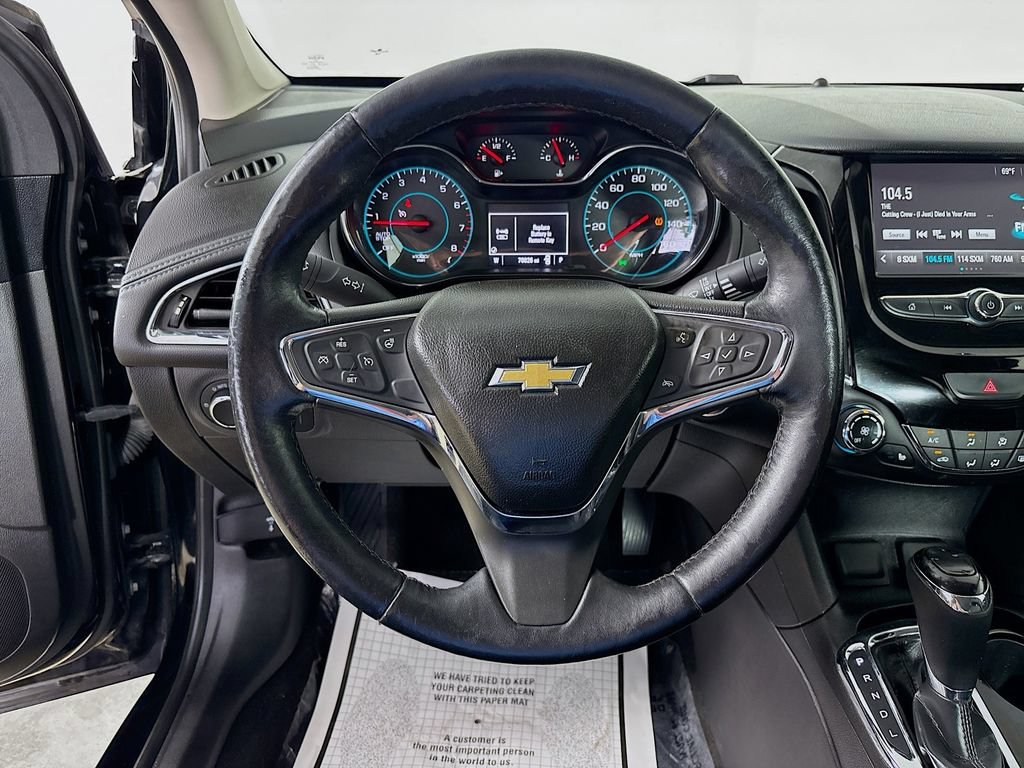 Used 2017 Chevrolet Cruze Premier FWD image 12