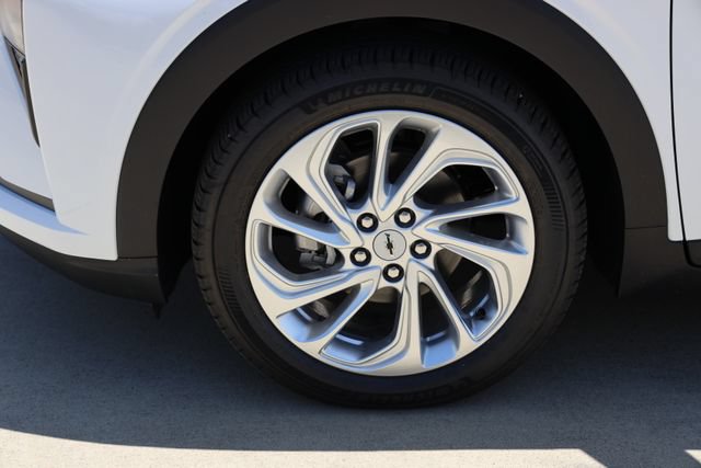 New 2027 Chevrolet Bolt LT FWD image 9