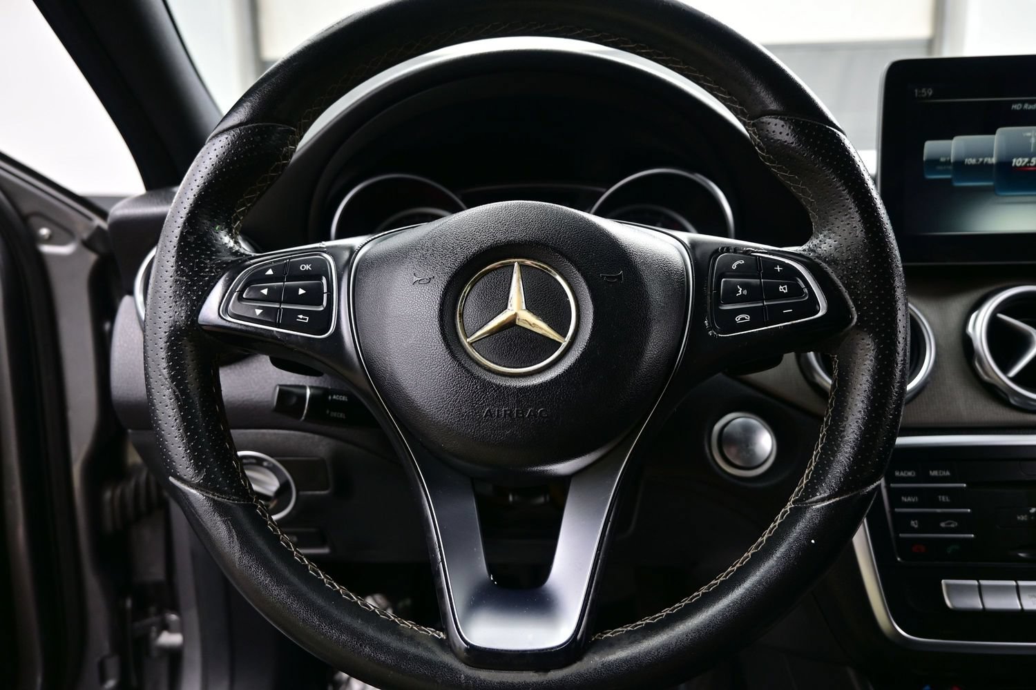Used 2018 Mercedes-Benz GLA 250 image 24