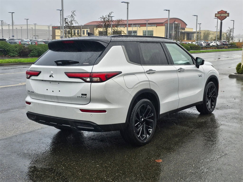 New 2025 Mitsubishi Outlander SEL Black Edition image 3