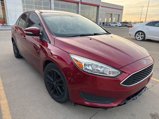 Used 2016 Ford Focus SE w/ SE Power Seat Package image 5
