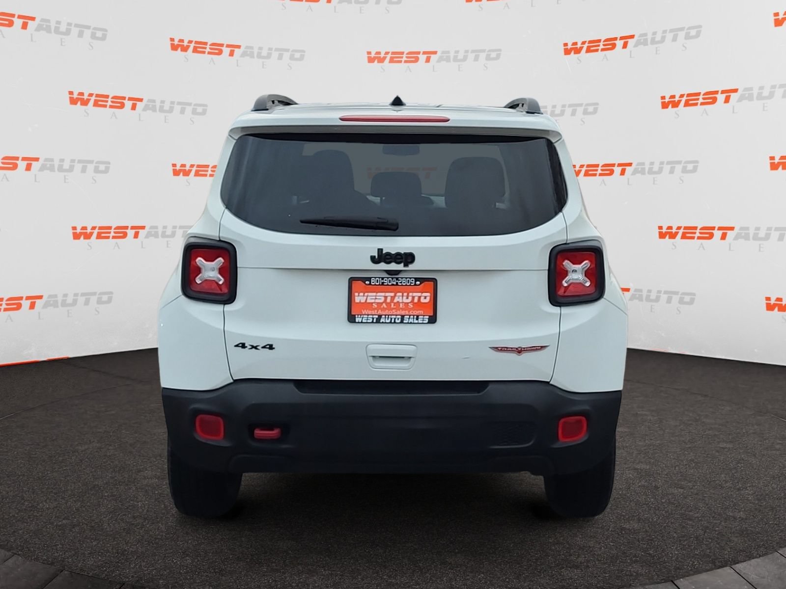 Used 2023 Jeep Renegade Trailhawk AWD/4WD image 4
