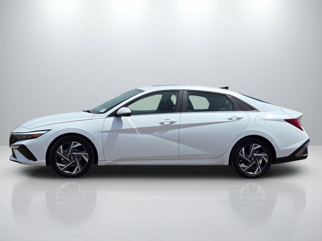 Used 2024 Hyundai Elantra SEL w/ Convenience Package FWD image 7