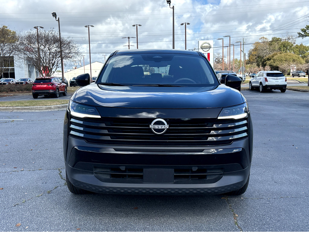 Used 2025 Nissan Kicks SV FWD image 2