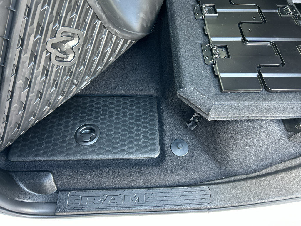 New 2026 RAM 2500 Laramie AWD/4WD image 12