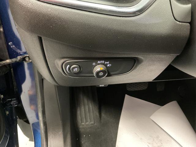 Used 2022 Chevrolet Equinox LT FWD image 11