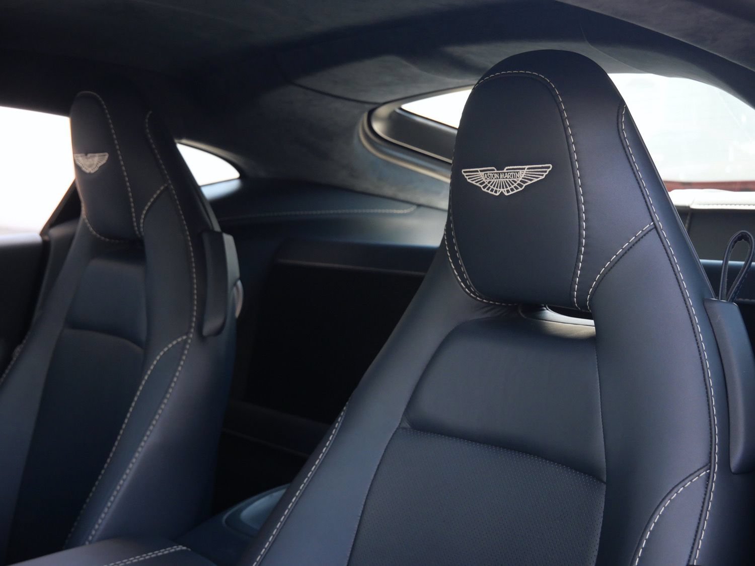Used 2020 Aston Martin V8 Vantage Coupe RWD image 5