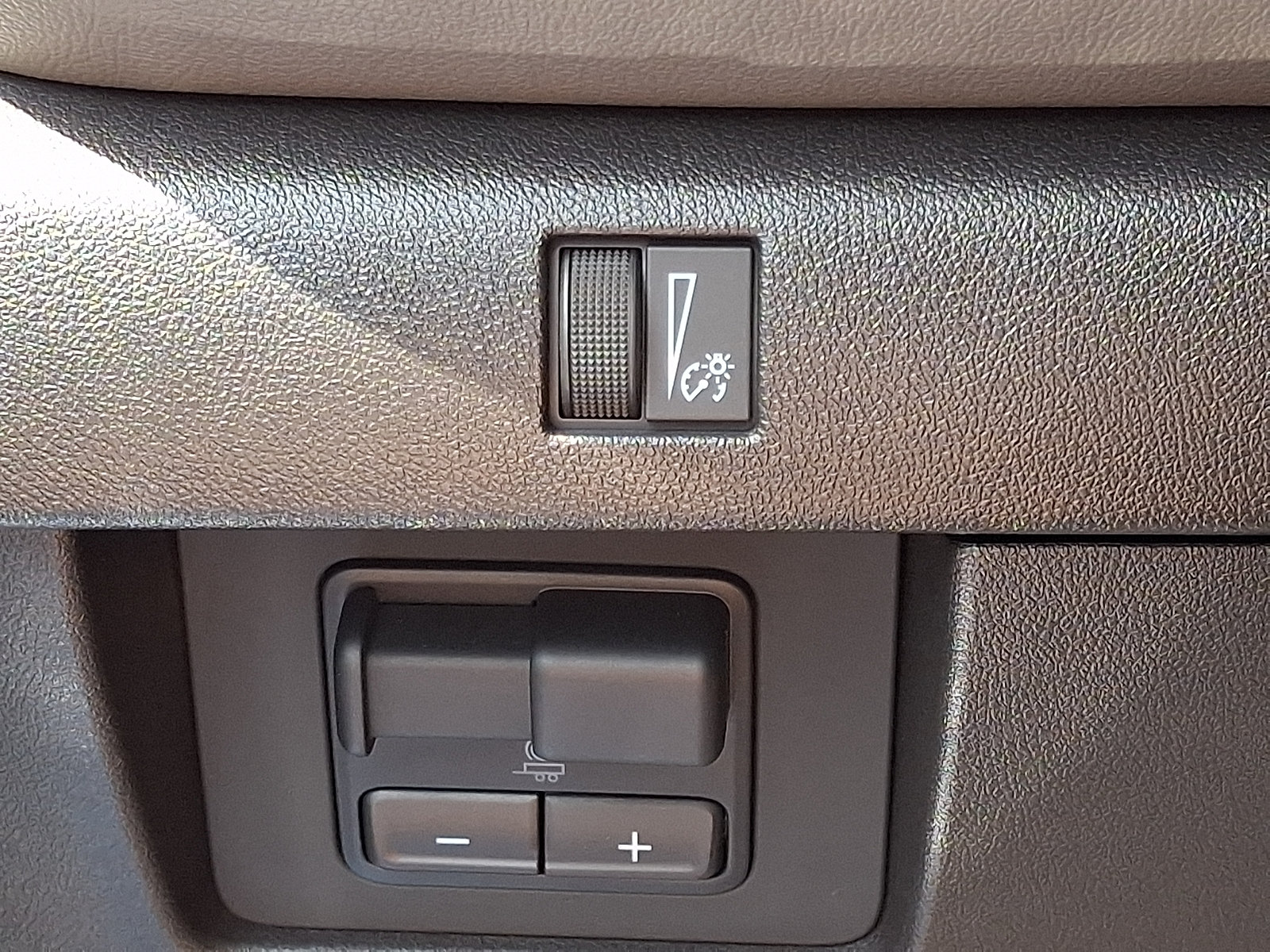 Used 2024 Chevrolet Colorado ZR2 w/ ZR2 Convenience Package III AWD/4WD image 24