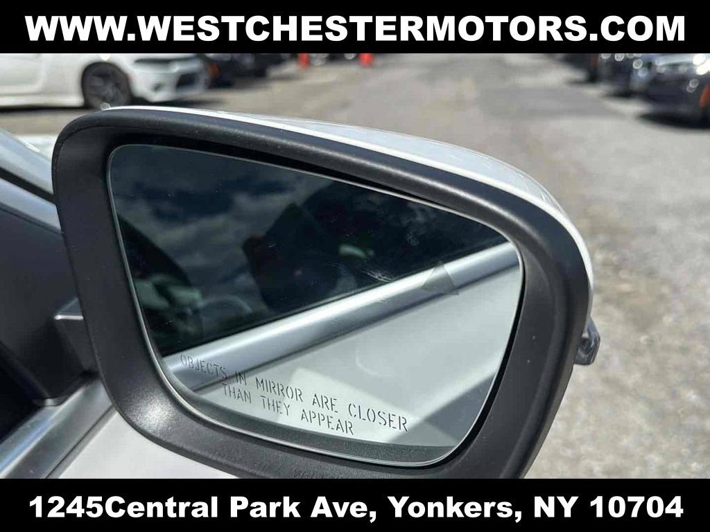 Used 2025 BMW 330i xDrive Sedan AWD/4WD image 12