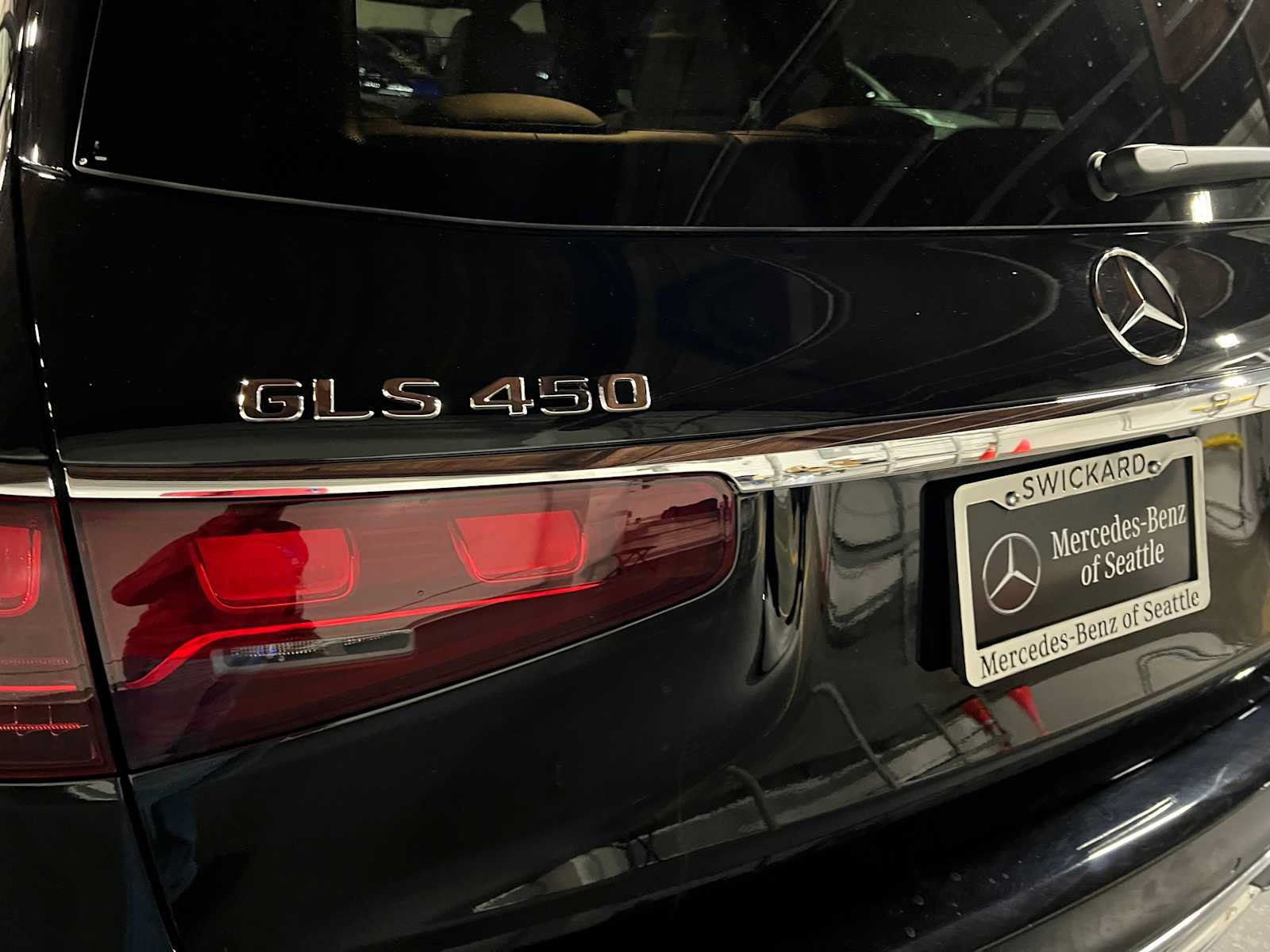 Used 2025 Mercedes-Benz GLS 450 4MATIC image 14