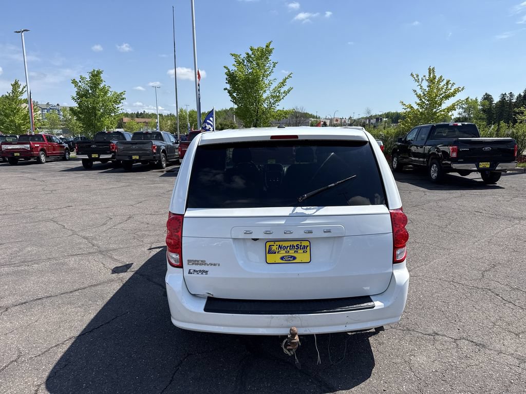 Used 2017 Dodge Grand Caravan SE FWD image 11