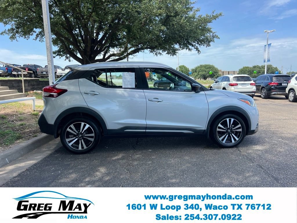 Used 2019 Nissan Kicks SR w/ SR Premium Package FWD image 9
