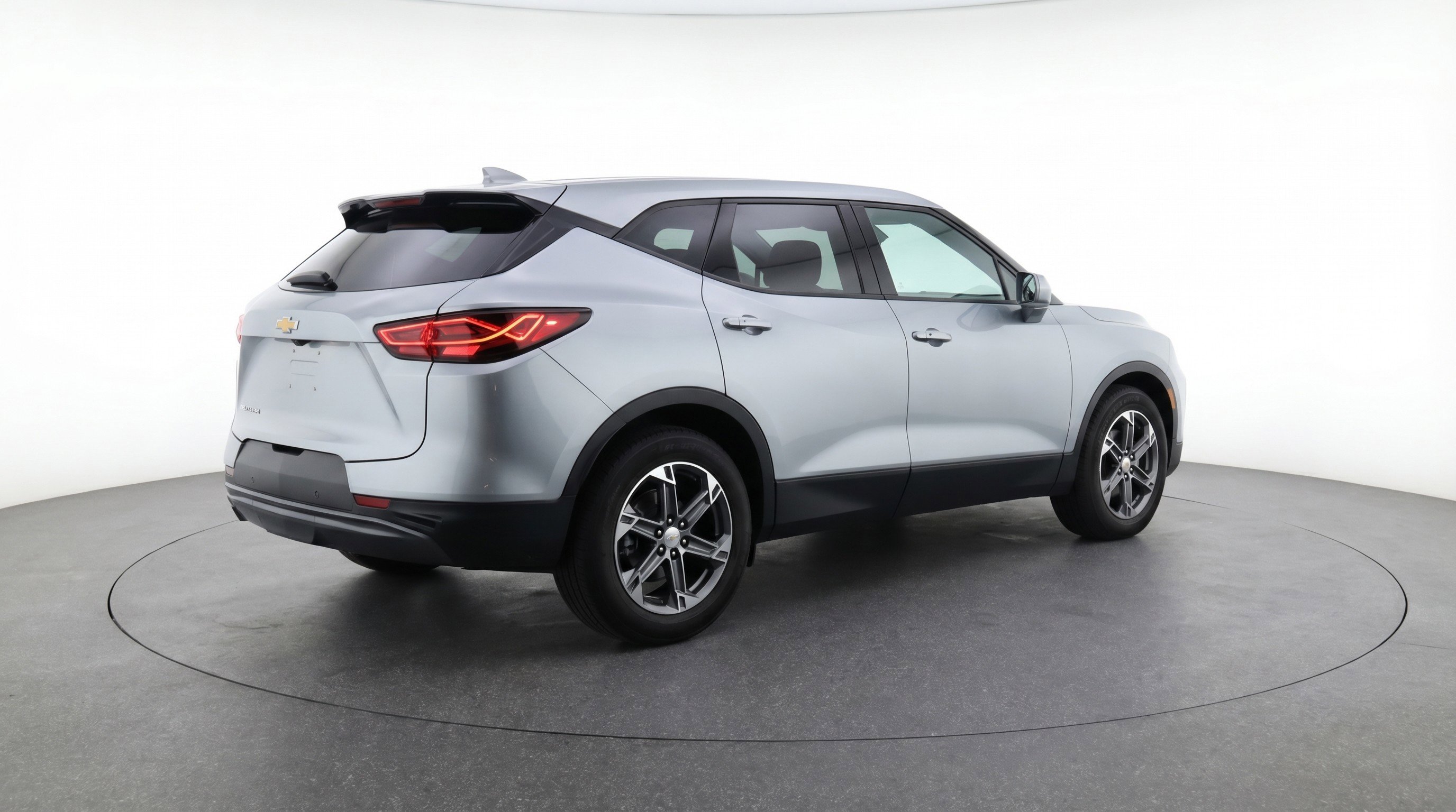 Used 2025 Chevrolet Blazer LT FWD image 9