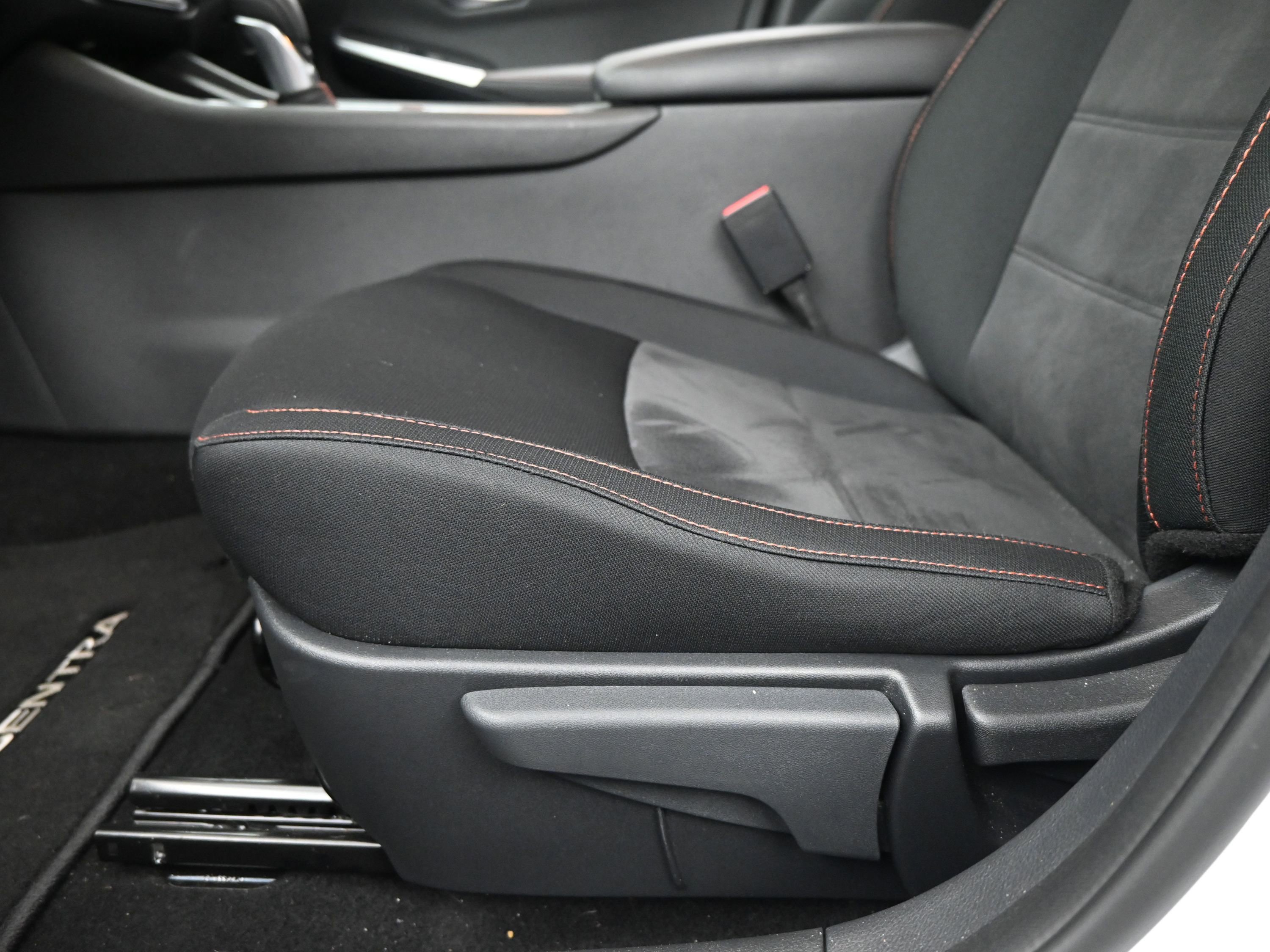 Certified 2025 Nissan Sentra SR w/ Midnight Edition image 11