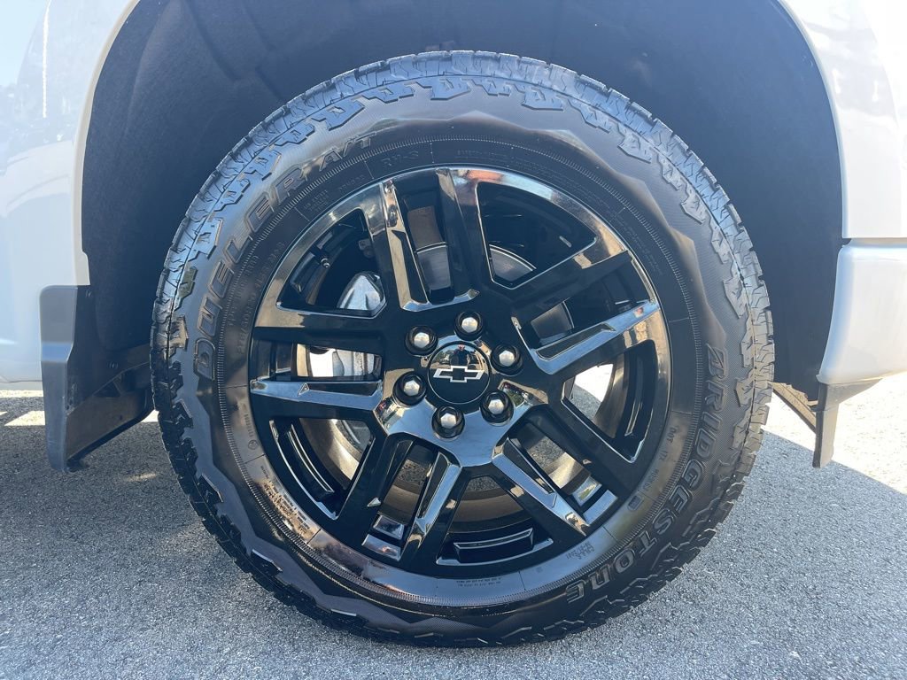Used 2025 Chevrolet Silverado 1500 Custom w/ Turbomax Blackout Package image 34