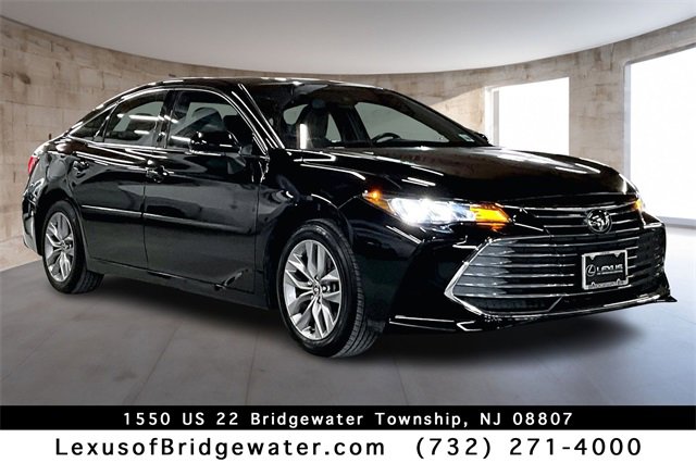 Used 2021 Toyota Avalon XLE w/ Moonroof Package