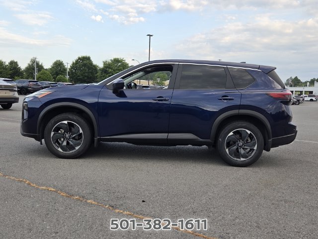 Used 2024 Nissan Rogue SV FWD image 2