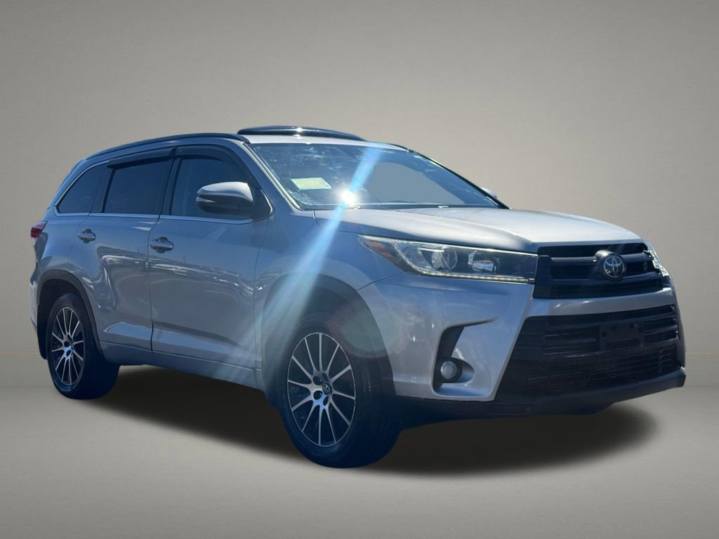 Used 2017 Toyota Highlander SE AWD/4WD image 8