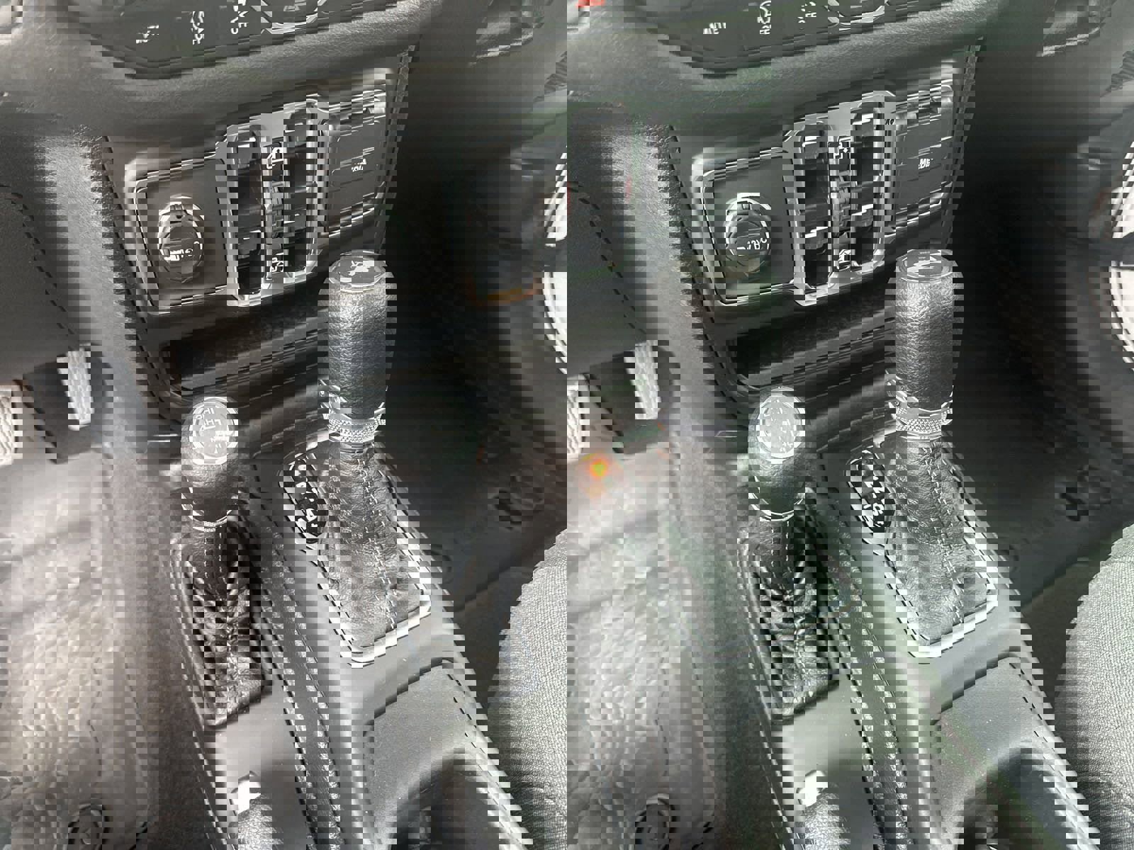 New 2024 Jeep Wrangler Unlimited Sport image 33