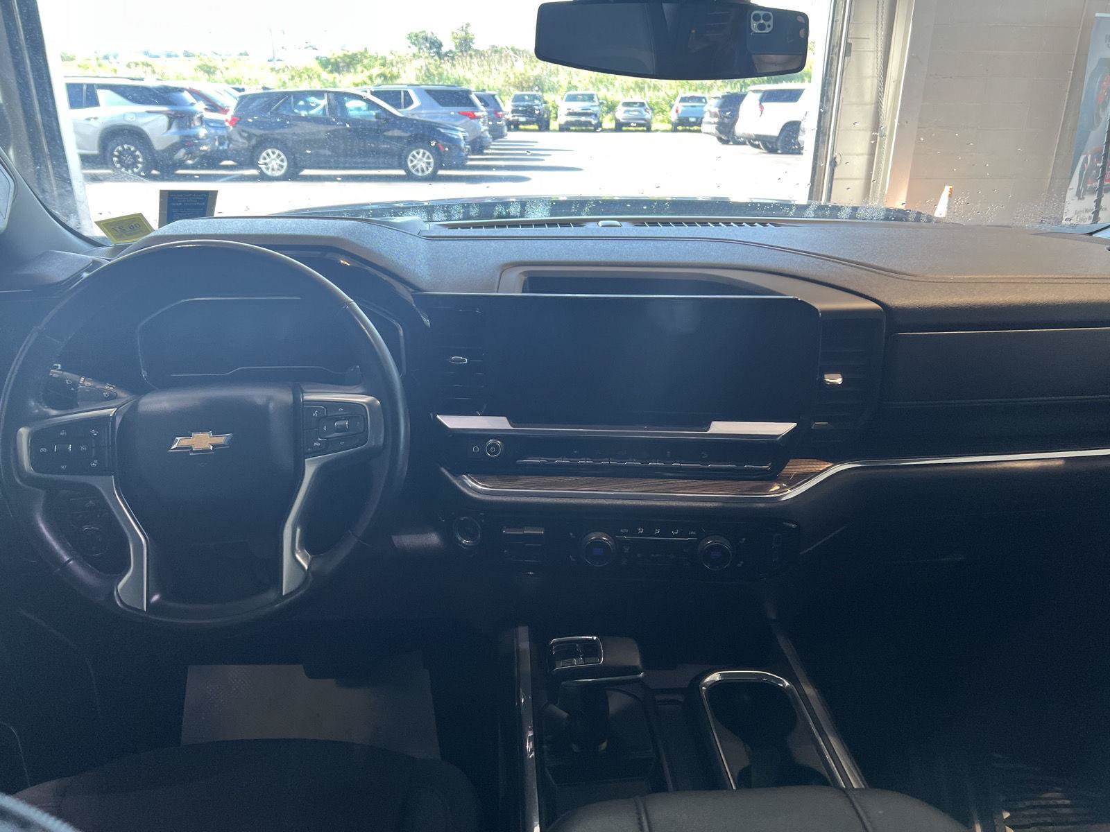 Used 2023 Chevrolet Silverado 1500 LT w/ Z71 Off-Road Package AWD/4WD image 36