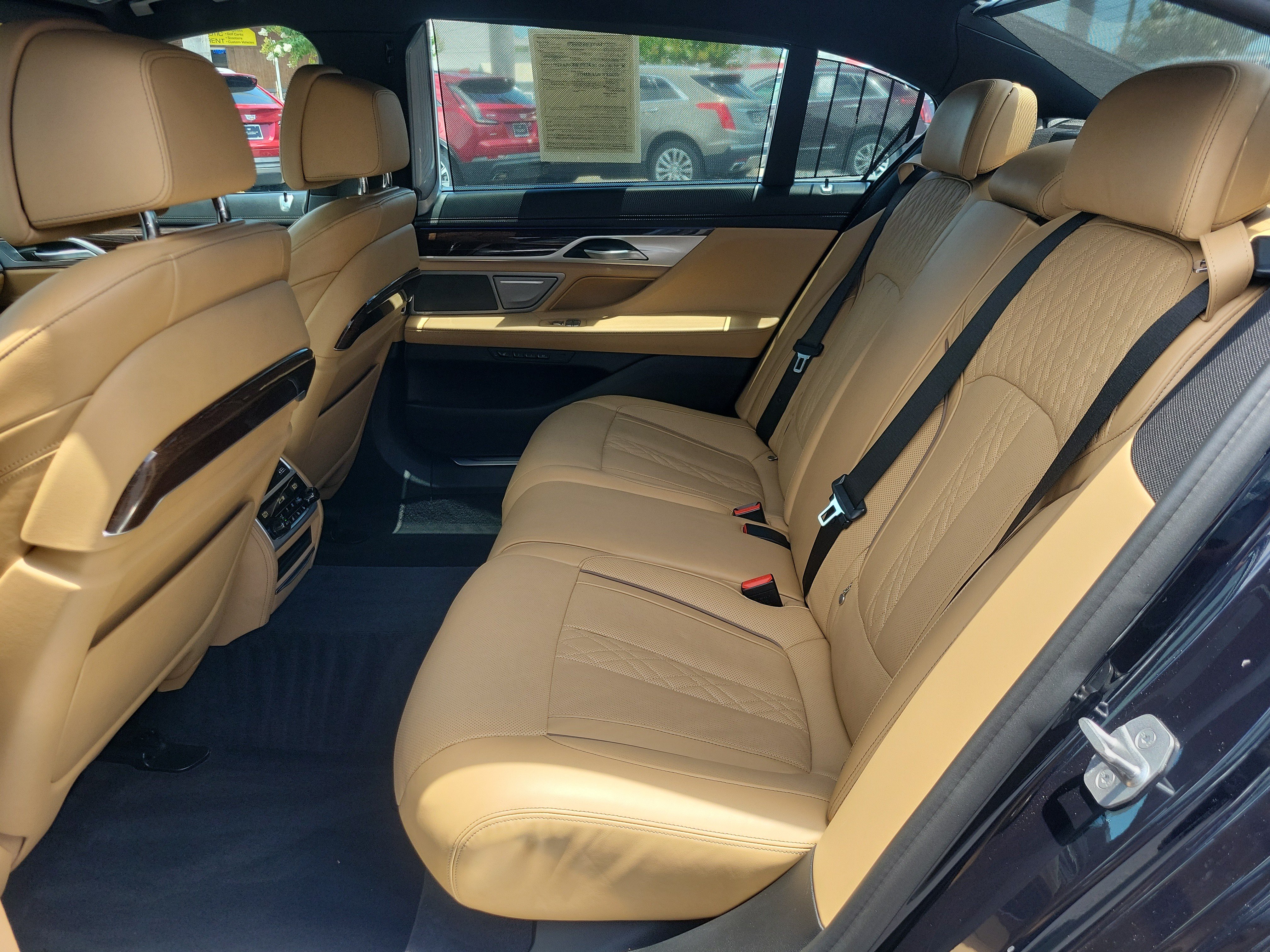 Used 2022 BMW 750Li xDrive AWD/4WD image 17