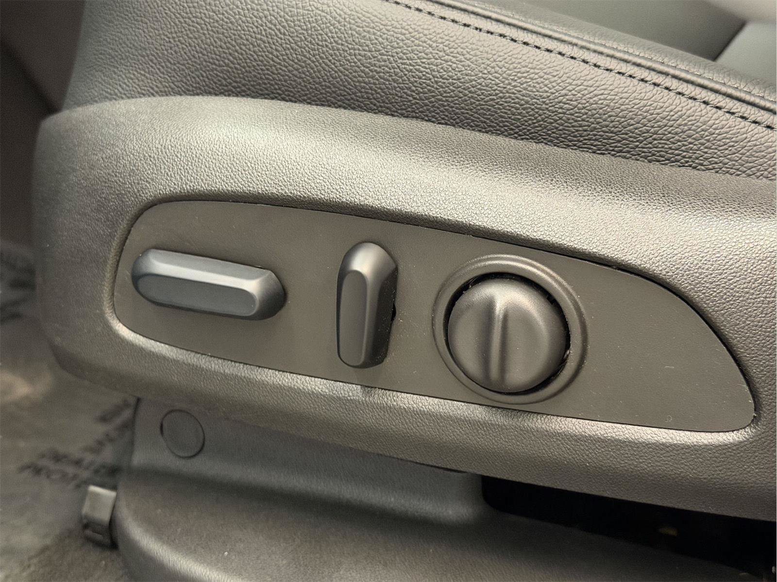 Used 2024 Chevrolet Equinox RS AWD/4WD image 45