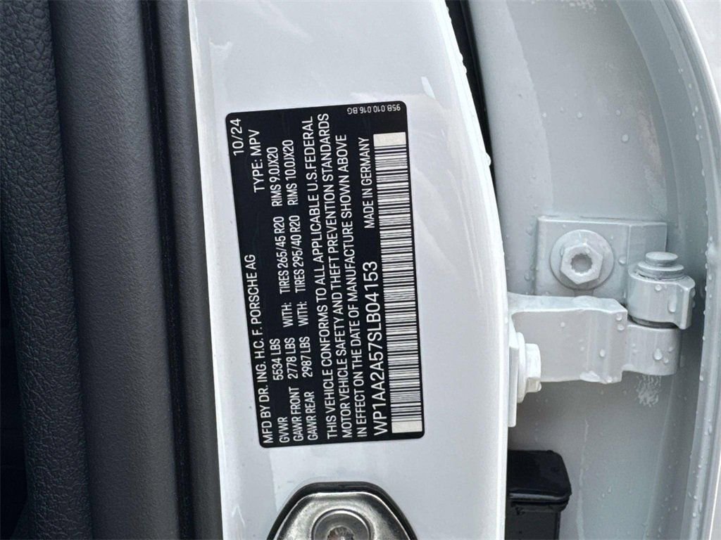 Certified 2025 Porsche Macan Turbo image 29