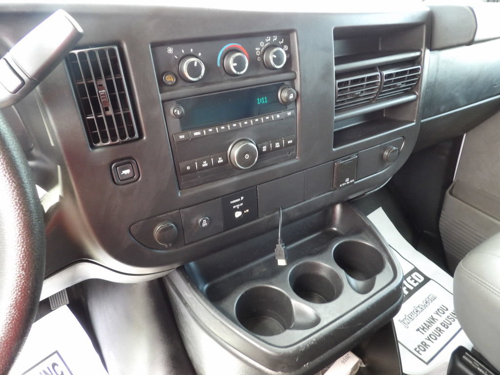 Used 2016 Chevrolet Express 2500 RWD image 22