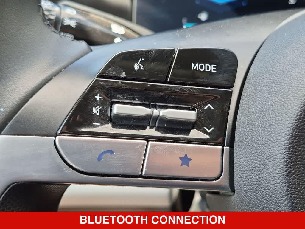 Used 2025 Hyundai Elantra Limited FWD image 20