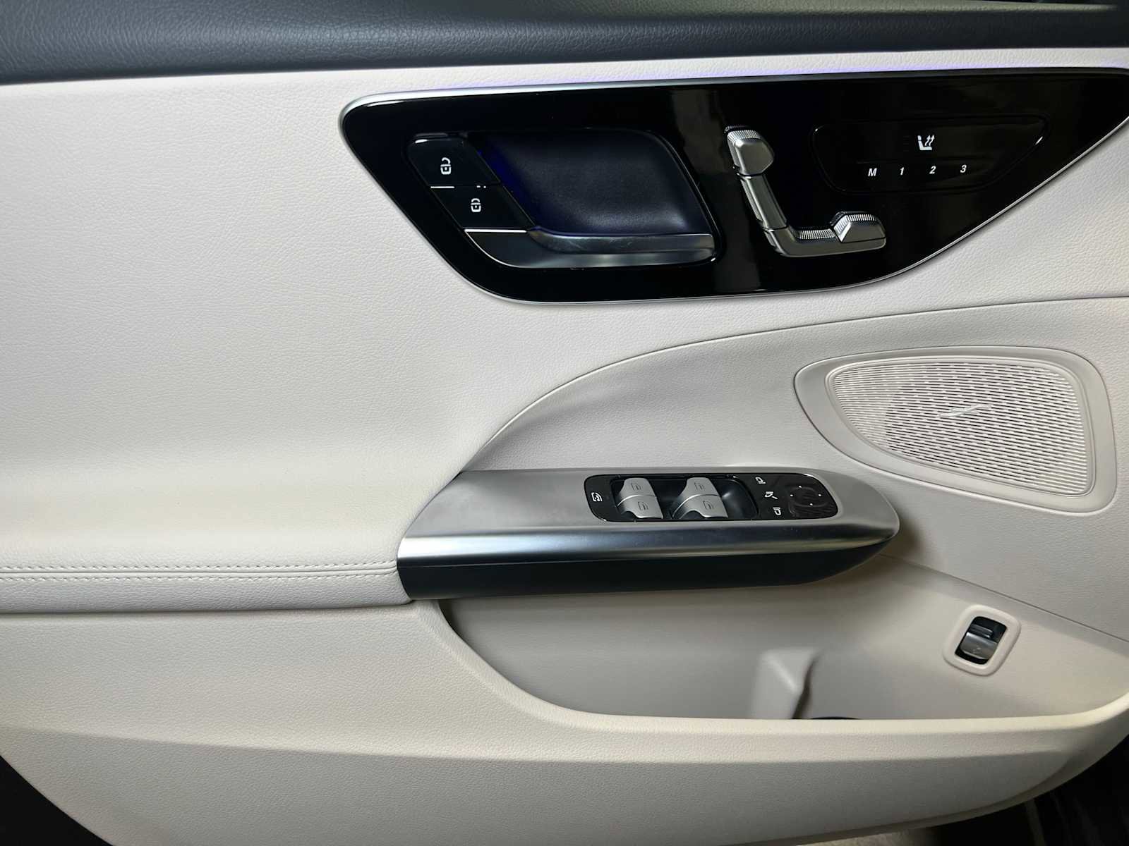 Used 2025 Mercedes-Benz C 300 4MATIC Sedan image 19