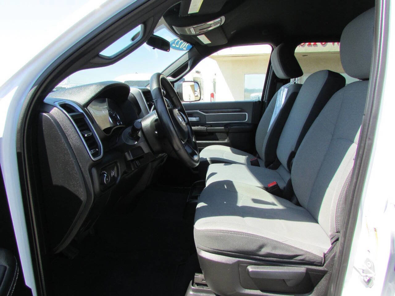 Used 2022 RAM 3500 Big Horn image 17