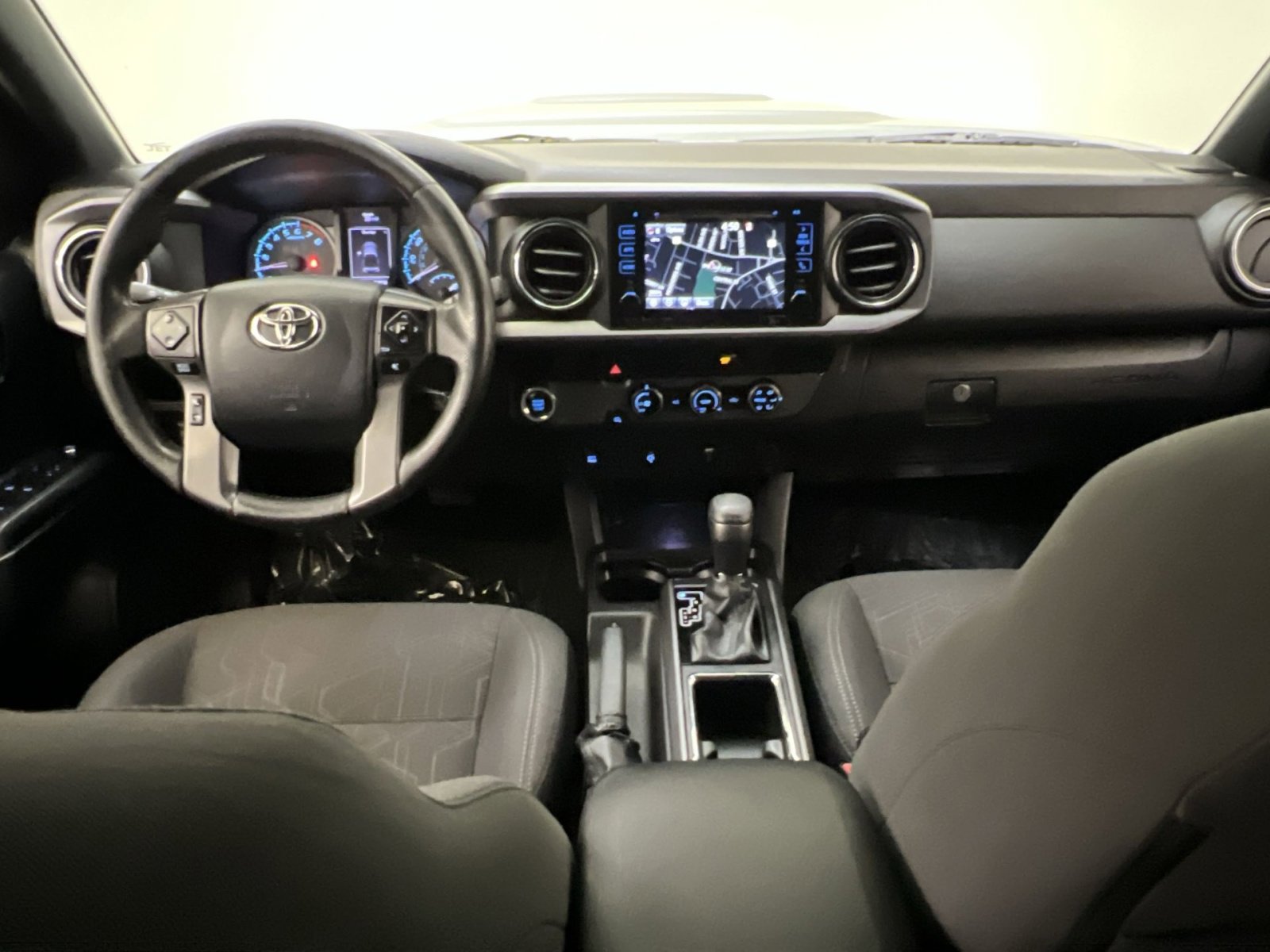 Used 2016 Toyota Tacoma TRD Sport image 21