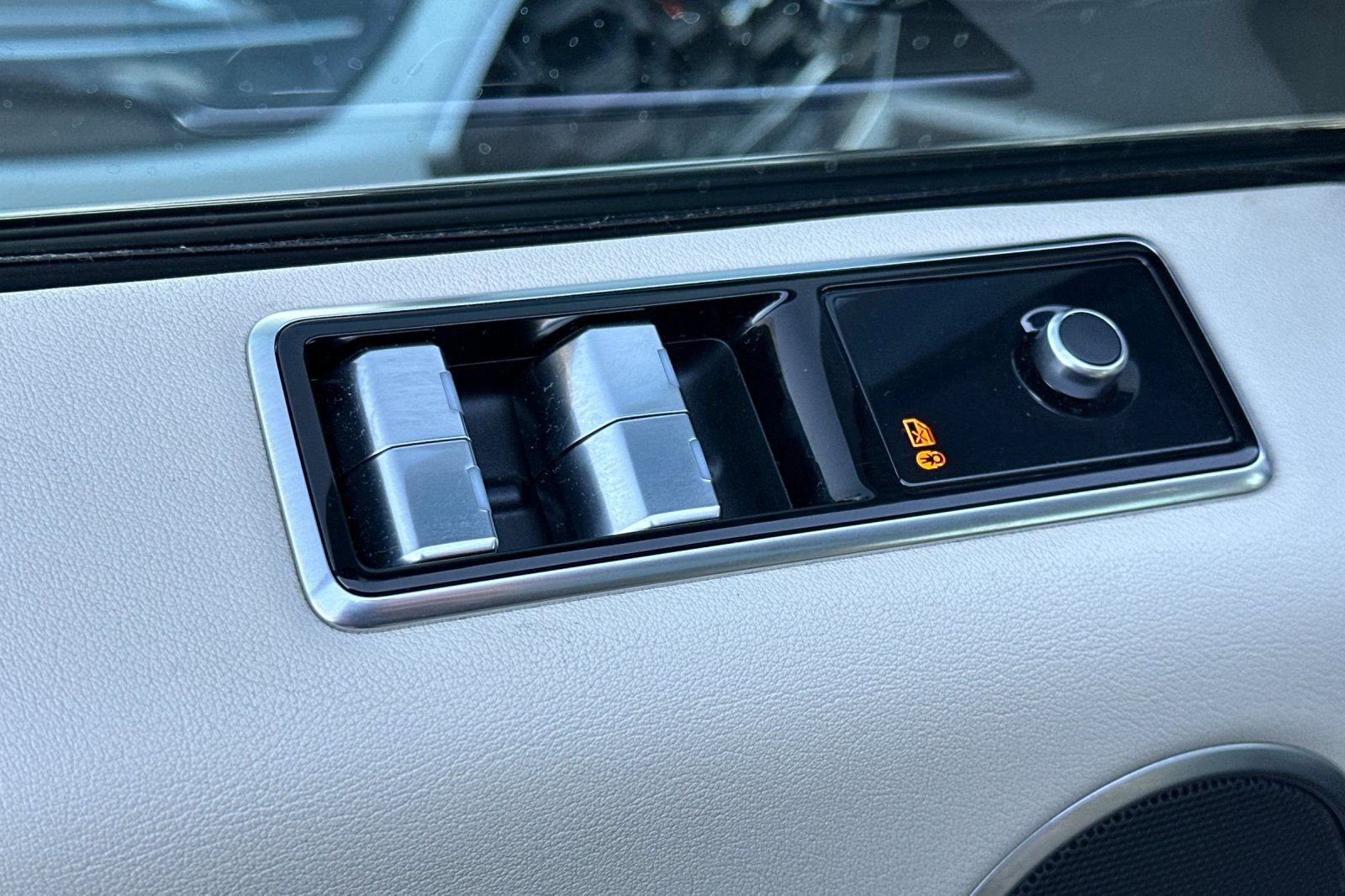 Used 2019 Land Rover Range Rover Sport HSE image 11